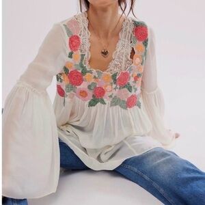 Free People Madeline Tunic Cream
Combo XL  $168